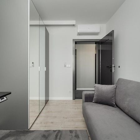 Luksusowy Apartament Z 3 Sypialniami, Klimatyzacja, Parkingiem I Biurkiem We Wroclawiu By Renters Prestige Dış mekan fotoğraf