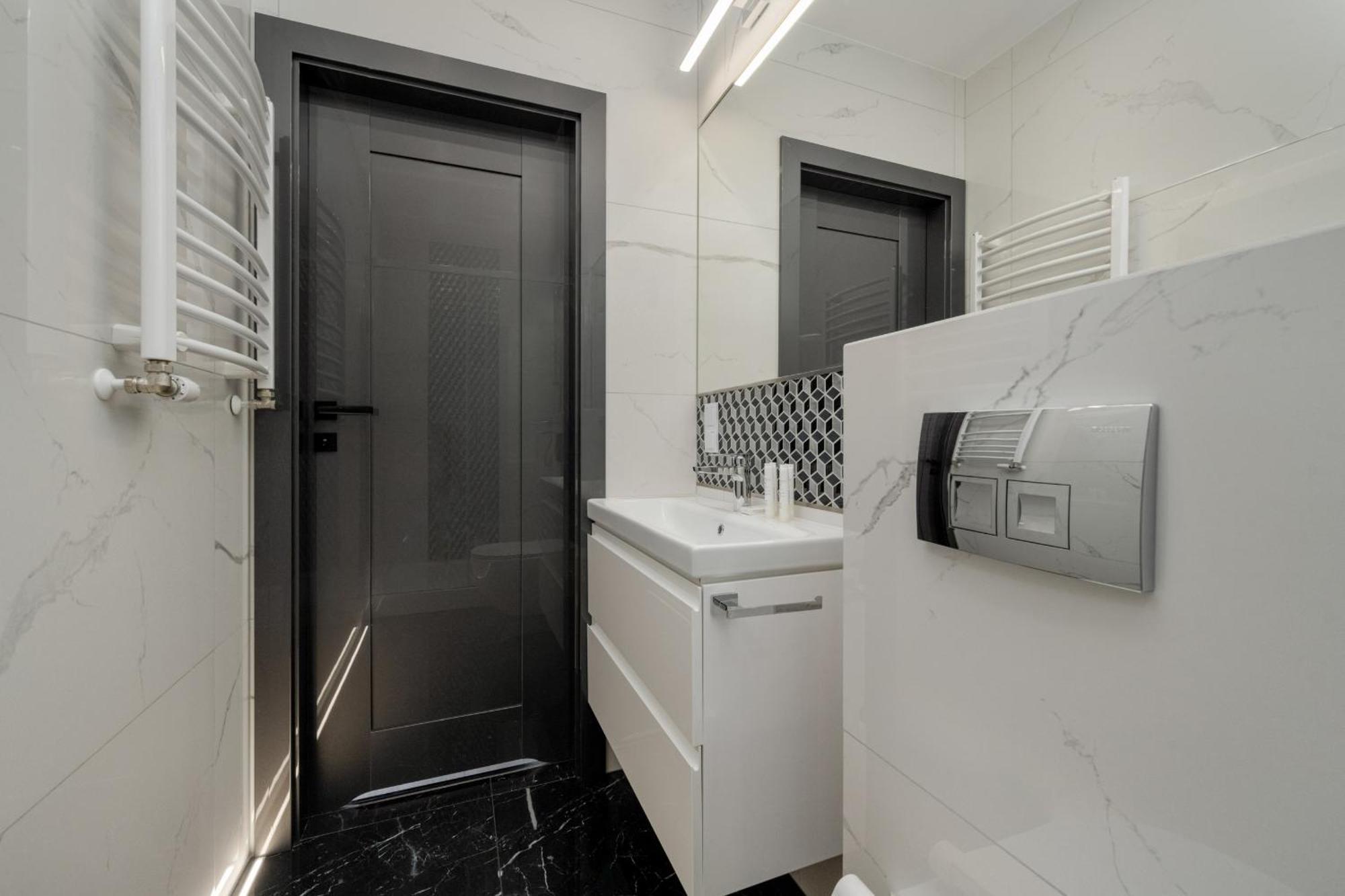 Luksusowy Apartament Z 3 Sypialniami, Klimatyzacja, Parkingiem I Biurkiem We Wroclawiu By Renters Prestige Dış mekan fotoğraf