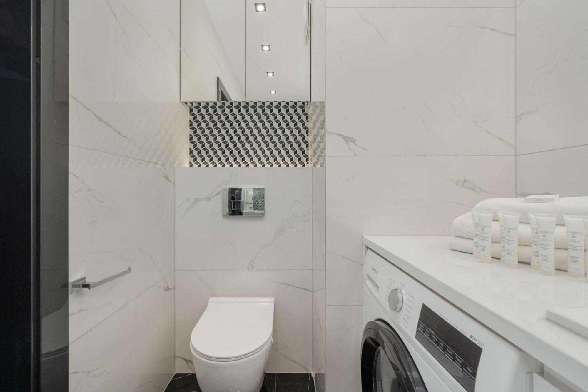 Luksusowy Apartament Z 3 Sypialniami, Klimatyzacja, Parkingiem I Biurkiem We Wroclawiu By Renters Prestige Dış mekan fotoğraf