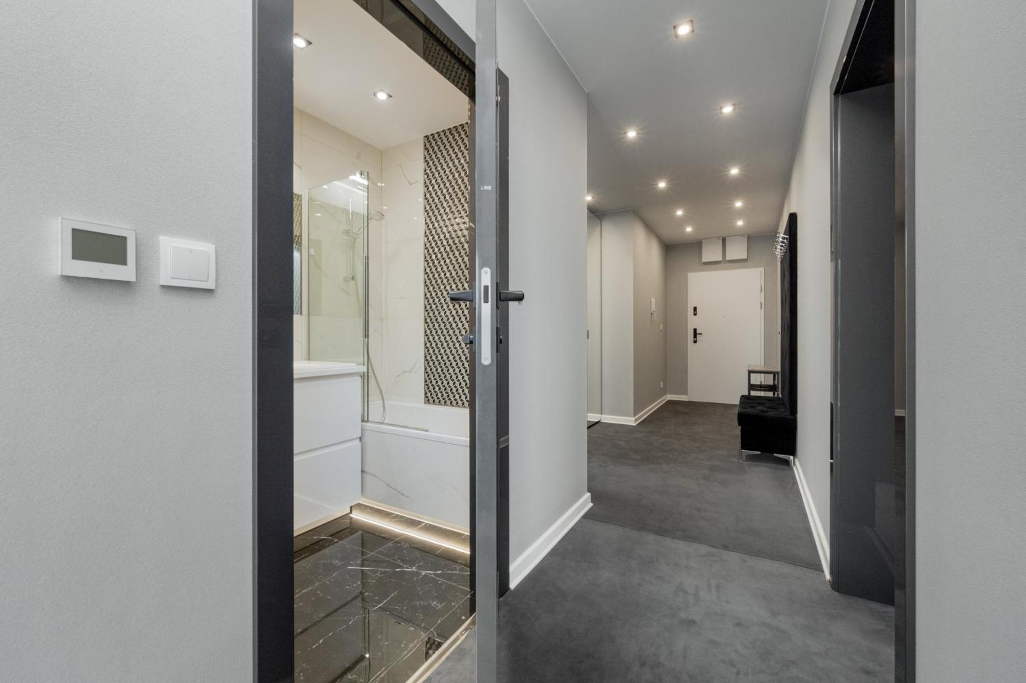 Luksusowy Apartament Z 3 Sypialniami, Klimatyzacja, Parkingiem I Biurkiem We Wroclawiu By Renters Prestige Dış mekan fotoğraf