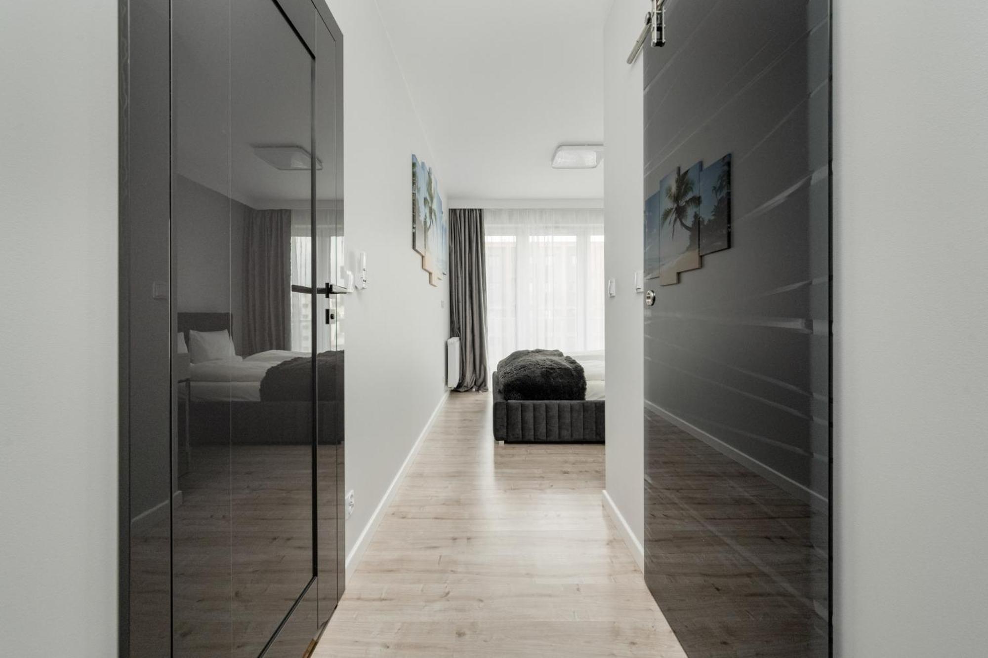 Luksusowy Apartament Z 3 Sypialniami, Klimatyzacja, Parkingiem I Biurkiem We Wroclawiu By Renters Prestige Dış mekan fotoğraf