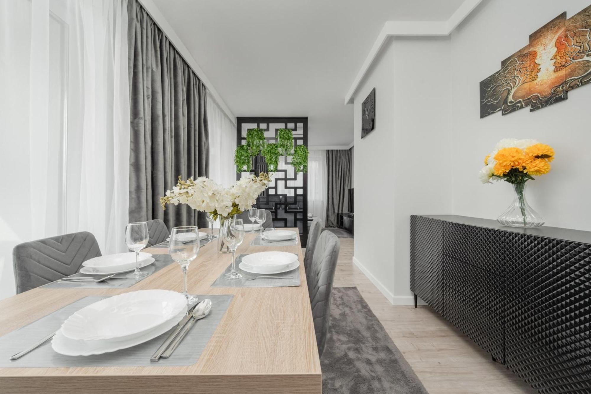 Luksusowy Apartament Z 3 Sypialniami, Klimatyzacja, Parkingiem I Biurkiem We Wroclawiu By Renters Prestige Dış mekan fotoğraf